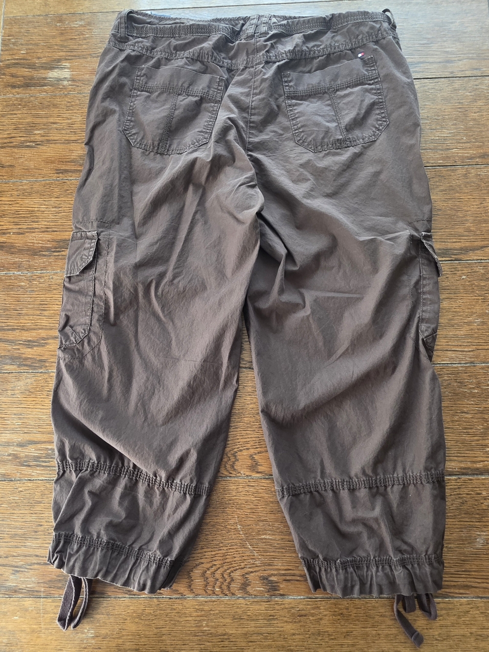 Tommy Hilfiger Brown Cargo Capri Pants - Size 10 - Picture 2 of 4